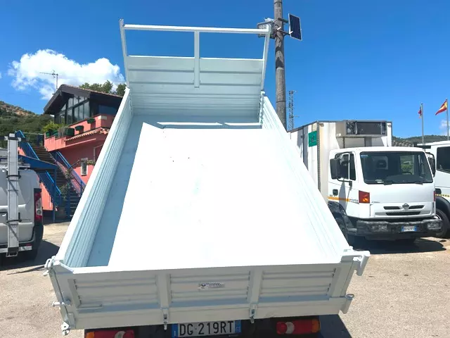 Foto 6Camion Marca Nissan cabstar 35.13 ribaltabile Anno 2007 Km 417500