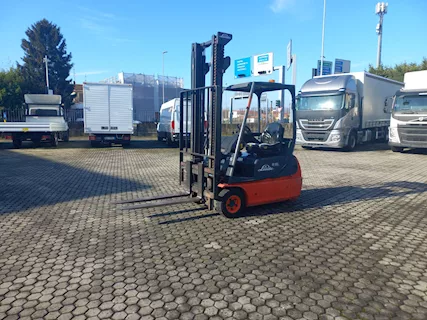 Linde E16C-02 Carrello elevatore a batteria