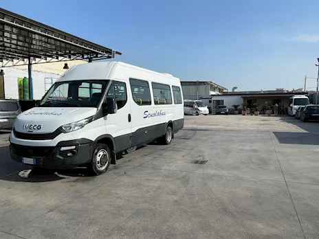 Scuolabus Iveco Daily Anno 2019 Km 78000 Euro 6, in ottime condizioni - Foto 2