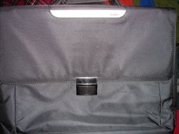 Foto 2 Borsa cartella Intempo grigia nuova, color grigio chiaro, mai usata