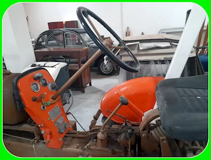 Trattore Agricolo Marca Fiat 211 R con Arco di Protezione Anno 1960 - Foto 6