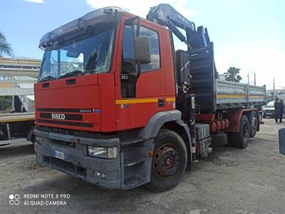 Autocarro Iveco Euro 3 CH 2650.35 ribaltabile e gru