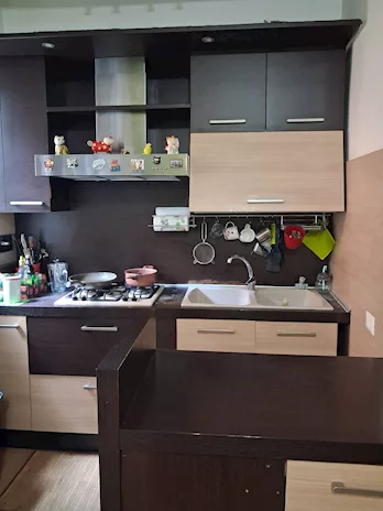 Buone condizioni cucina con piano