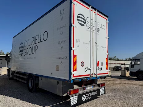 Iveco Stralis 190s27 motrice con furgone 8.30, cambio manuale - Anteprima 3