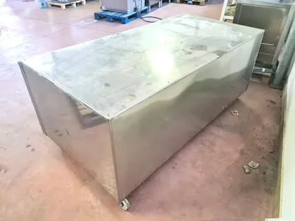 Tavolo armadiato inox con base forata usato - Foto 4
