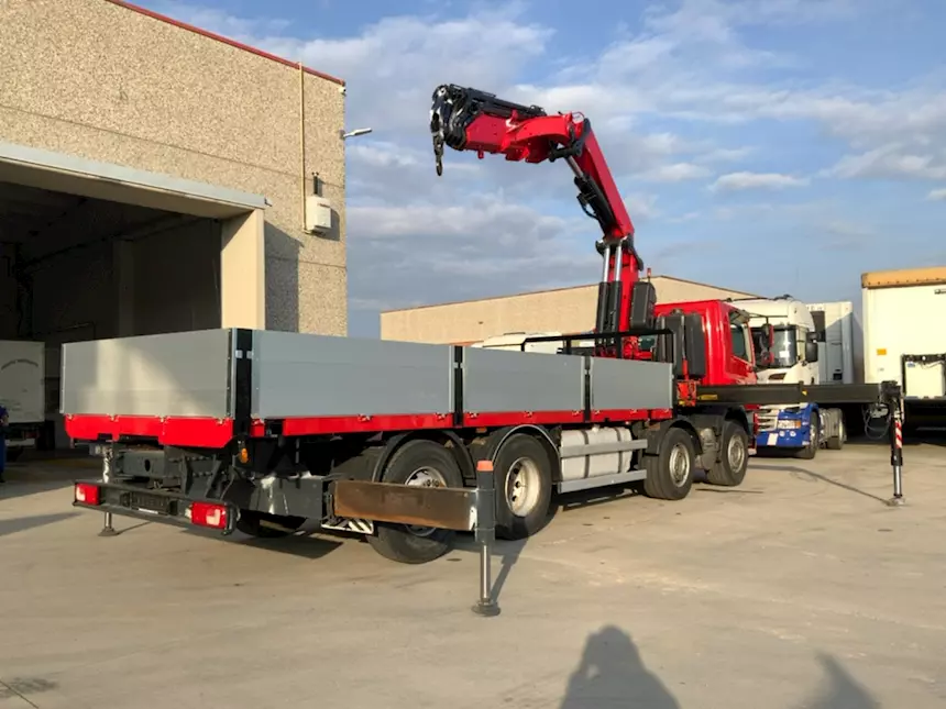 DAF CF 85.510 8x2 cassone e gru Fassi F415 6 sfili Km 541625, colore ...