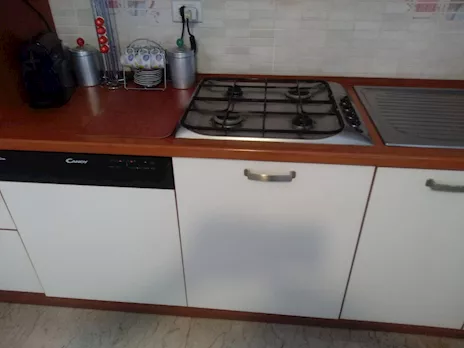 Cucina lineare completa di elettrodomestici - Anteprima 2