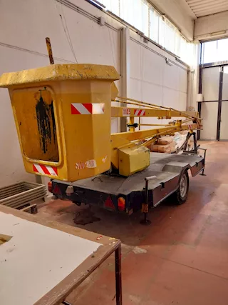 Piattaforma aerea misura 6x1,70 metri alza 11 metri