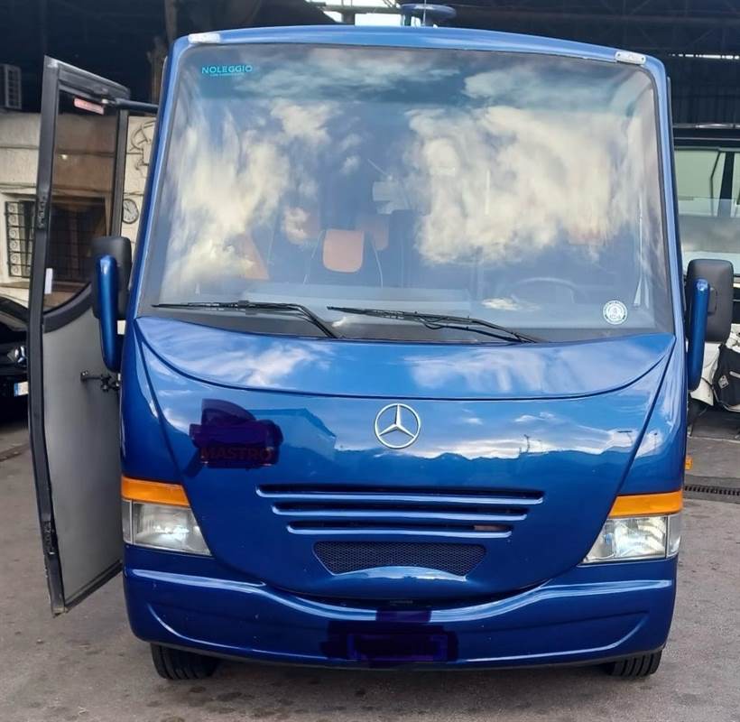 Mercedes Smile 27 posti Euro 3 Anno 2003 Km 0, ottime condizioni