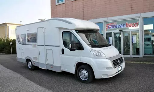 Camper Semintegrale Adria Coral Sport 573DS Usato