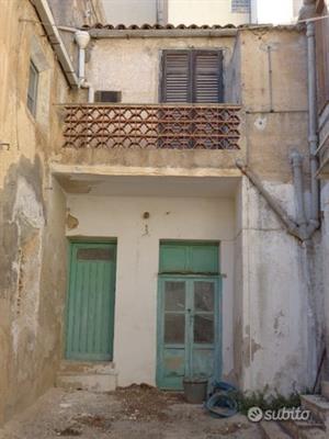 Castelvetrano casa ind 5 vani cortile priva - Foto 4