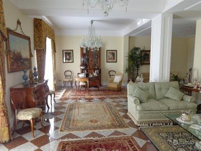 Castelvetrano appartamento signorile 7 vani