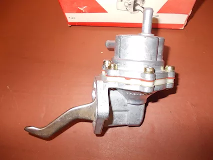 Pompa benzina Fiat 124 Sport-Spyder 1400 - Foto 4