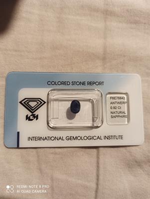 Zaffiro naturale 0.92 ct in blister certificato Igi