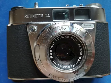 Kodak retinette 1a, Pentaz zoom105R, Fotoc digit. FE-210