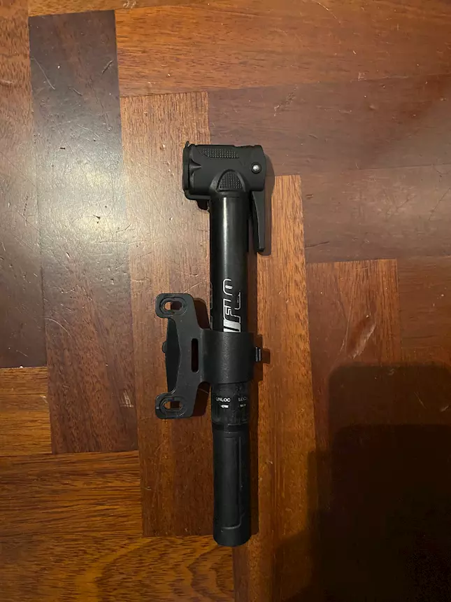 Pompa bicicletta con doppio adattatore - Foto 1