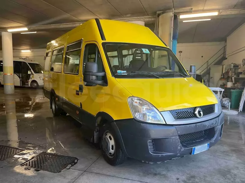 Foto 7Iveco Daily, 2012, 30 posti, Euro 5, km 175.455, cambio: manuale