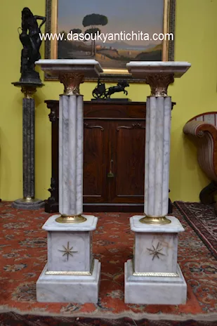 Coppia di colonne in marmo bianco stile Impero
