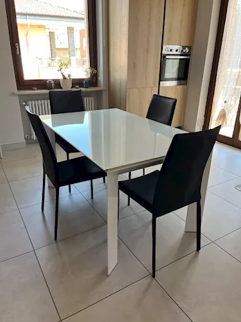 Cucina moderna completa + tavolo e 6 sedie, in legno - Anteprima 5