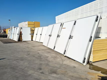 Varie porte per refrigerazione usate
