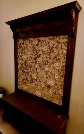 Cappottiera, parete attrezzata, divani - Foto 3