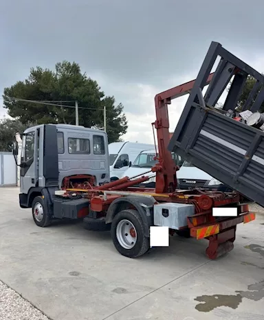 Eurocargo 75.15 con gancio scarrabile