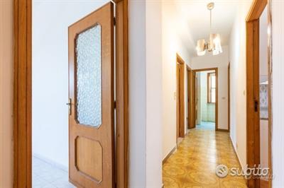 Trivano con cucina abitabile, posto auto e cantina Bilocali - Foto 5