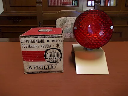 Faro retronebbia vintage Aprilia - Anteprima 1