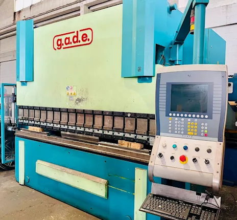 Piegatrice idraulica Gade mod: ps-c 3120 Pressa, tipo schiavi, in buone condizioni - Anteprima 1