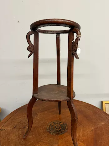 Antico portauovo Liberty in legno