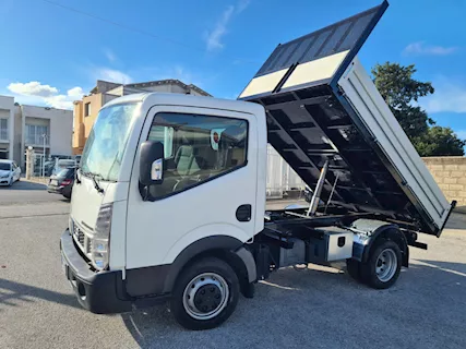 Nissan Cbastar ribaltabile patente B 2015