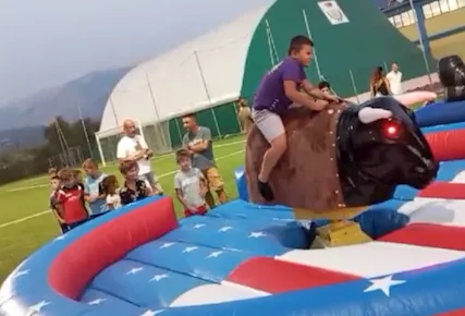 Toro meccanico con operatore