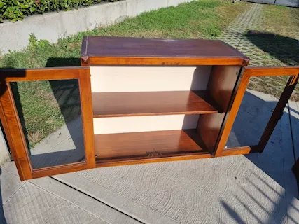 Graziosa credenza a due ante, color noce, ottimo stato - Foto 5