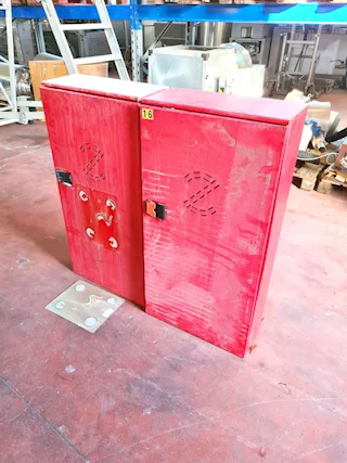 2 armadietti di sicurezza per antincendio usati