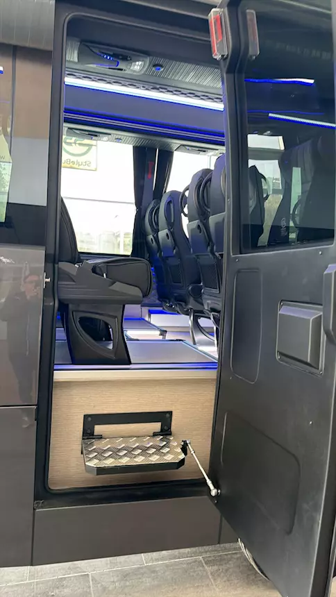 Foto 6Sprinter - Minibus 25+1+1 full optional nuovo Mercedes Km 0, pronta consegna