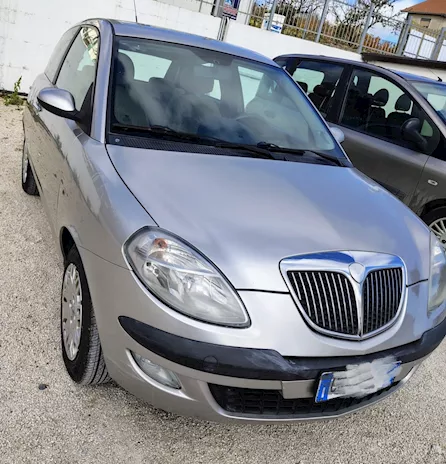 Lancia Ypsilon 1.3 Mjt 75 CV (2004) - Neopatentati