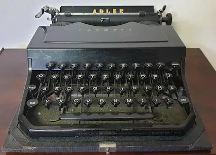 Macchina da scrivere Adler Favorite anni 1930
