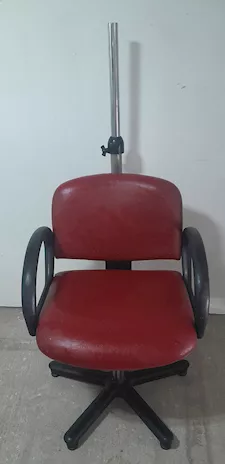 Poltrona da parrucchiera tutta regolabile rossa