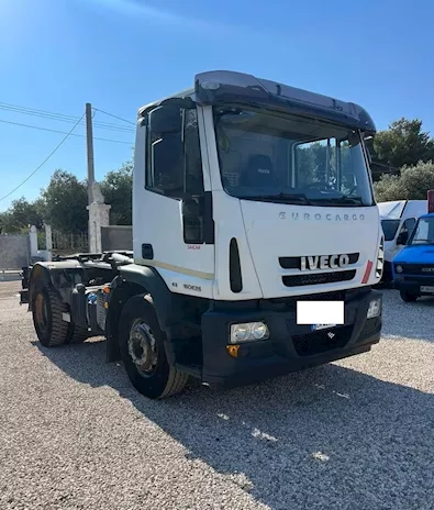 Iveco Eurocargo 160E25 K con Gancio Scarrabile