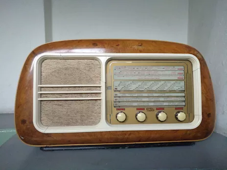 Radio d'epoca a Sondrio