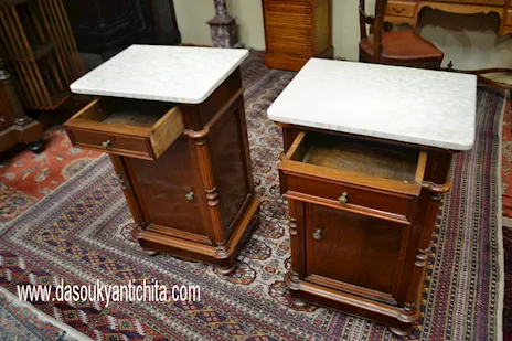 Antica coppia di comodini stile Luigi Filippo, in legno, in buone condizioni - Anteprima 4