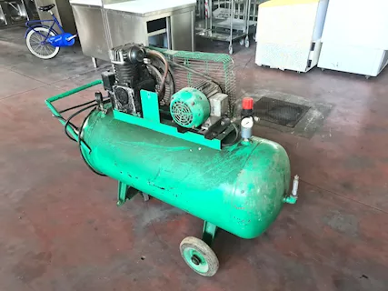 Compressore per aria 100 litri usato