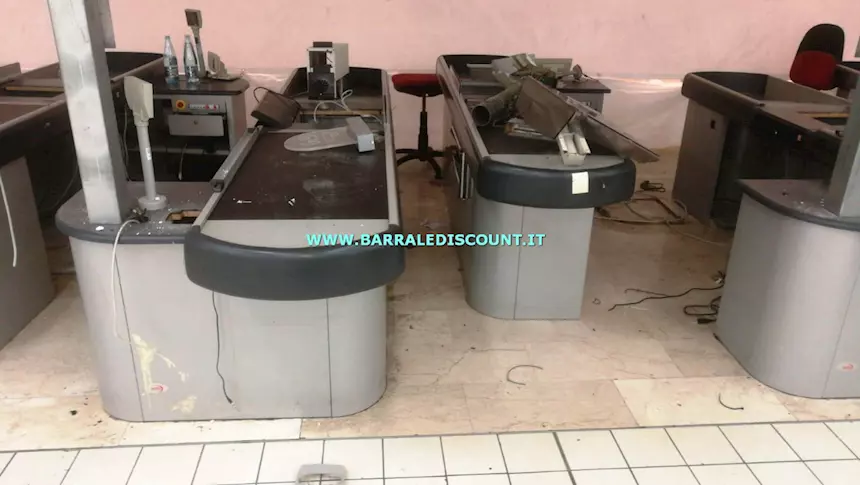 Banco Cassa Scivolo Monovasca 8216, marca Cefla, in buone condizioni