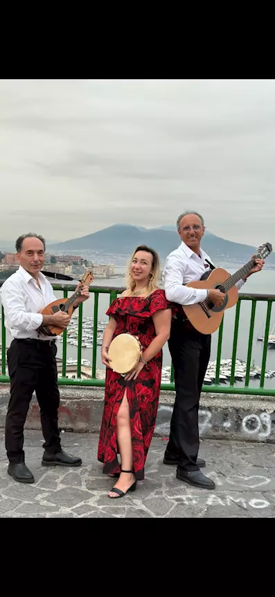 Foto 4Cantante per la serenata alla sposa