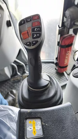 Arion 440 Power Shift Marca Claas Anno 2022 Ore 1800, tipo NEF - Anteprima 8