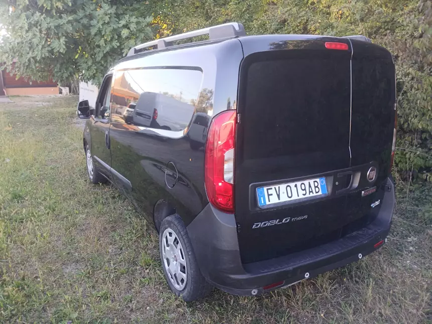 Foto 3 Fiat Modello Doblò metano passo lungo - 3 posti Anno 2019 Km 163000