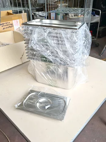 Vaschette e coperchi gastronorm nuovi