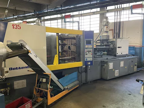 Pressa oleodinamica per stampaggio plastica Battenfeld BK