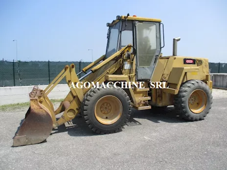 Pala gommata JCB 415B peso 8.000