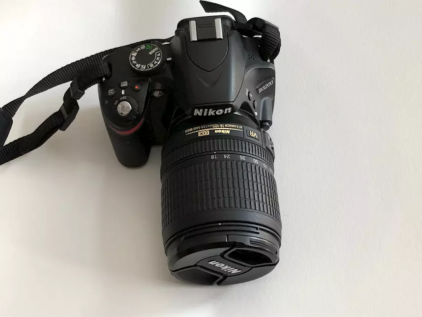 Nikon D3200 obiettivo AF-S Nikkor 18-105 mm 1:35-5.6 G